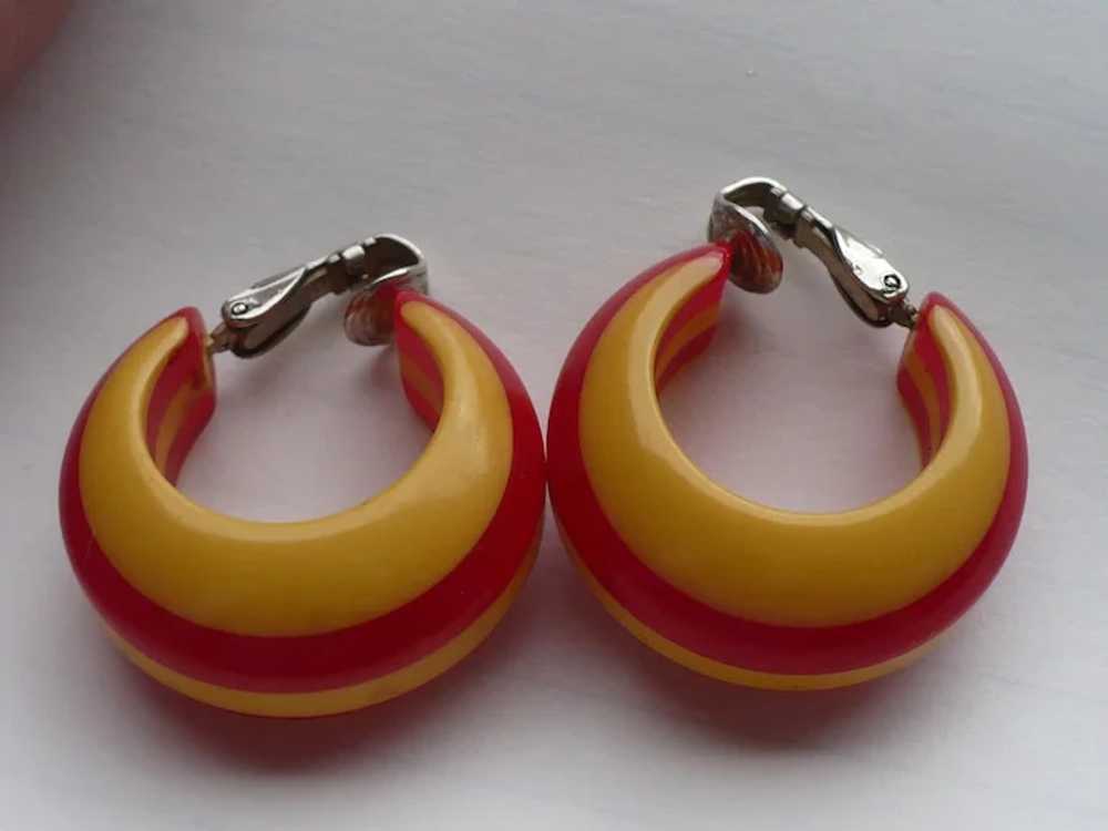 Bakelite Red Cream Earrings - image 2