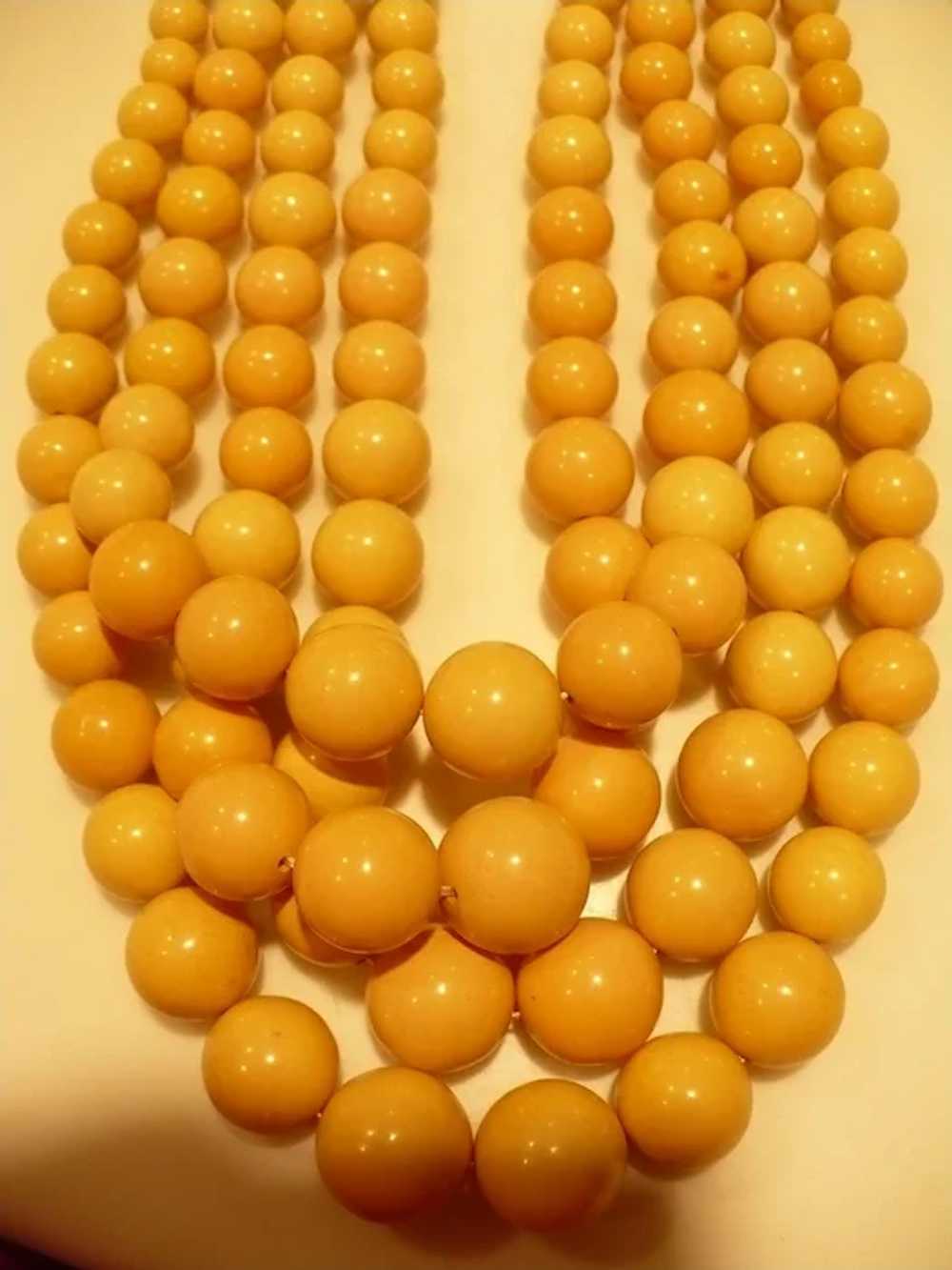 Cream Bakelite Bead Necklace - image 2