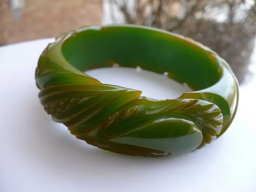 Green Carved Bakelite Bracelet Gem