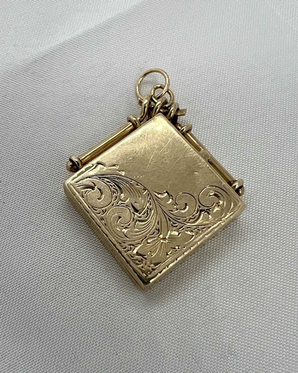 Antique Estate 10K Gold Square Locket - image 3