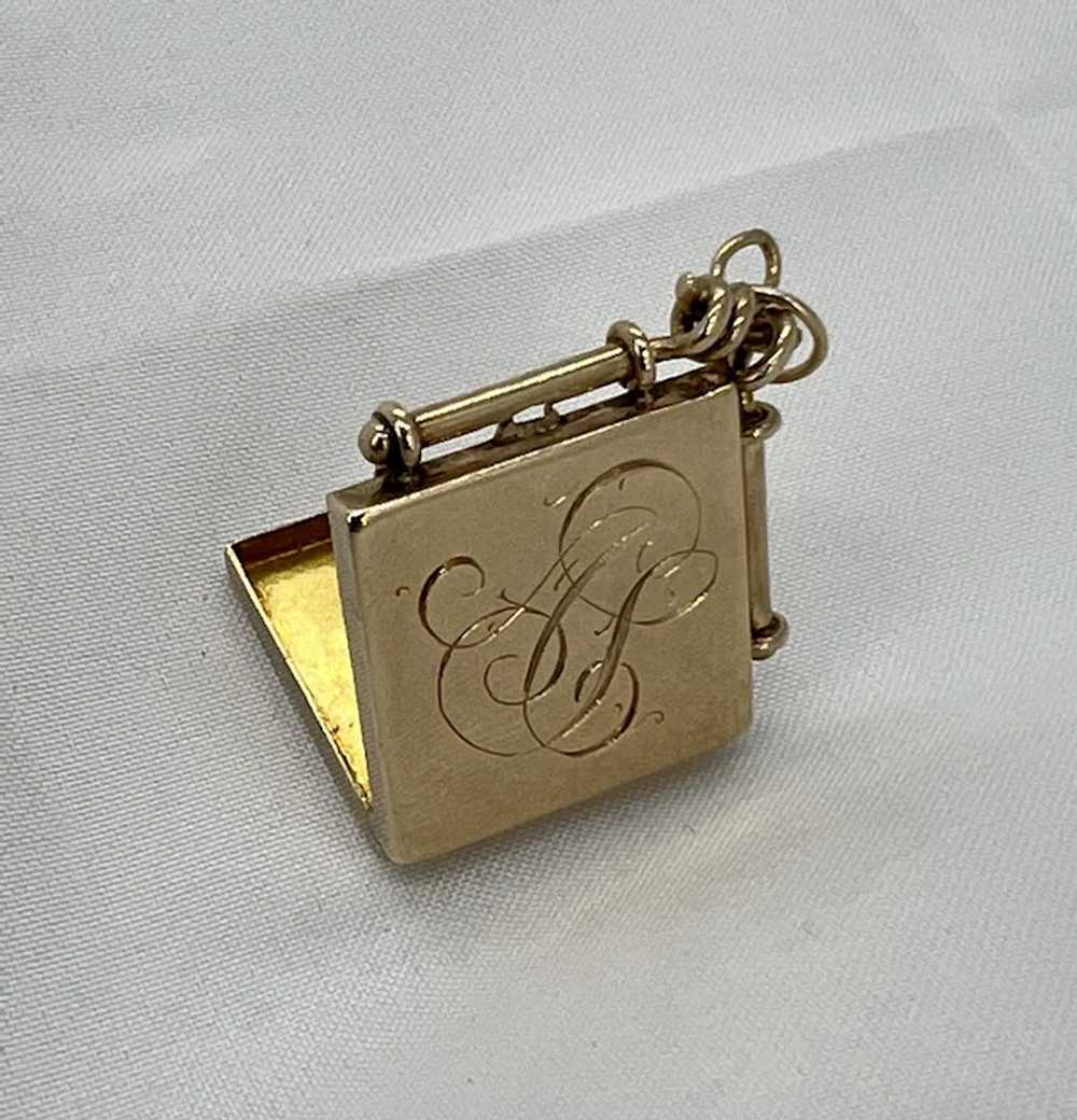 Antique Estate 10K Gold Square Locket - image 4