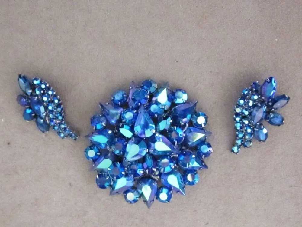 Amazing Bright Blue AB Vintage Brooch and Earrings - image 3