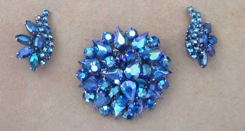 Amazing Bright Blue AB Vintage Brooch and Earrings - image 4