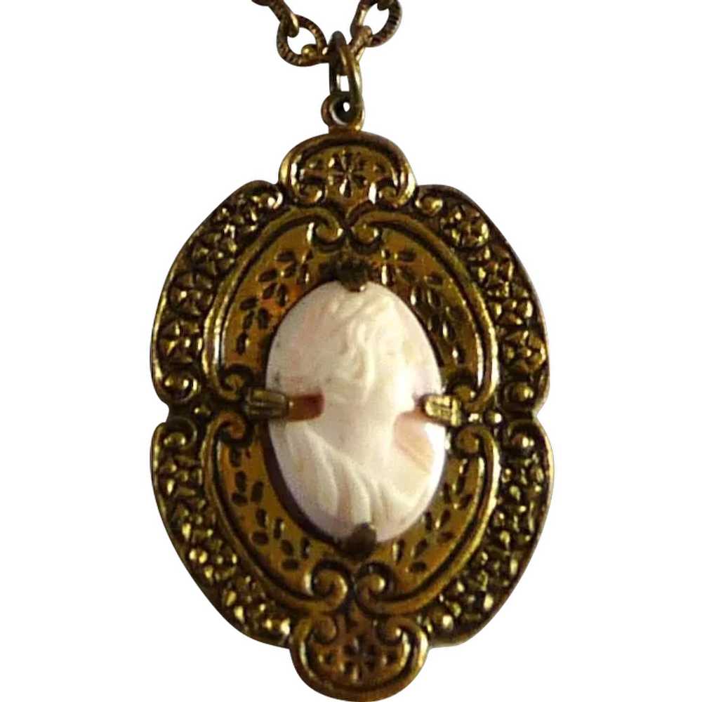 Vintage Shell Cameo Pendant in Brass Setting - image 1