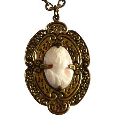 Vintage Shell Cameo Pendant in Brass Setting - image 1