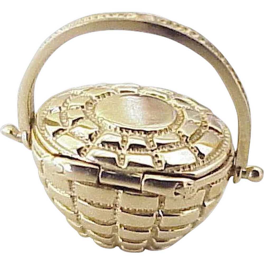 Vintage Moving Nantucket Basket Charm 14K Gold Th… - image 1