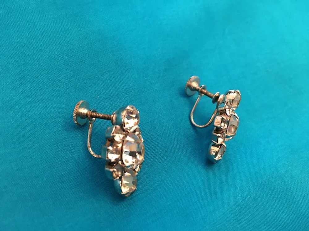 Circa 1950s Rhinestone Screw Back Earrings Gem