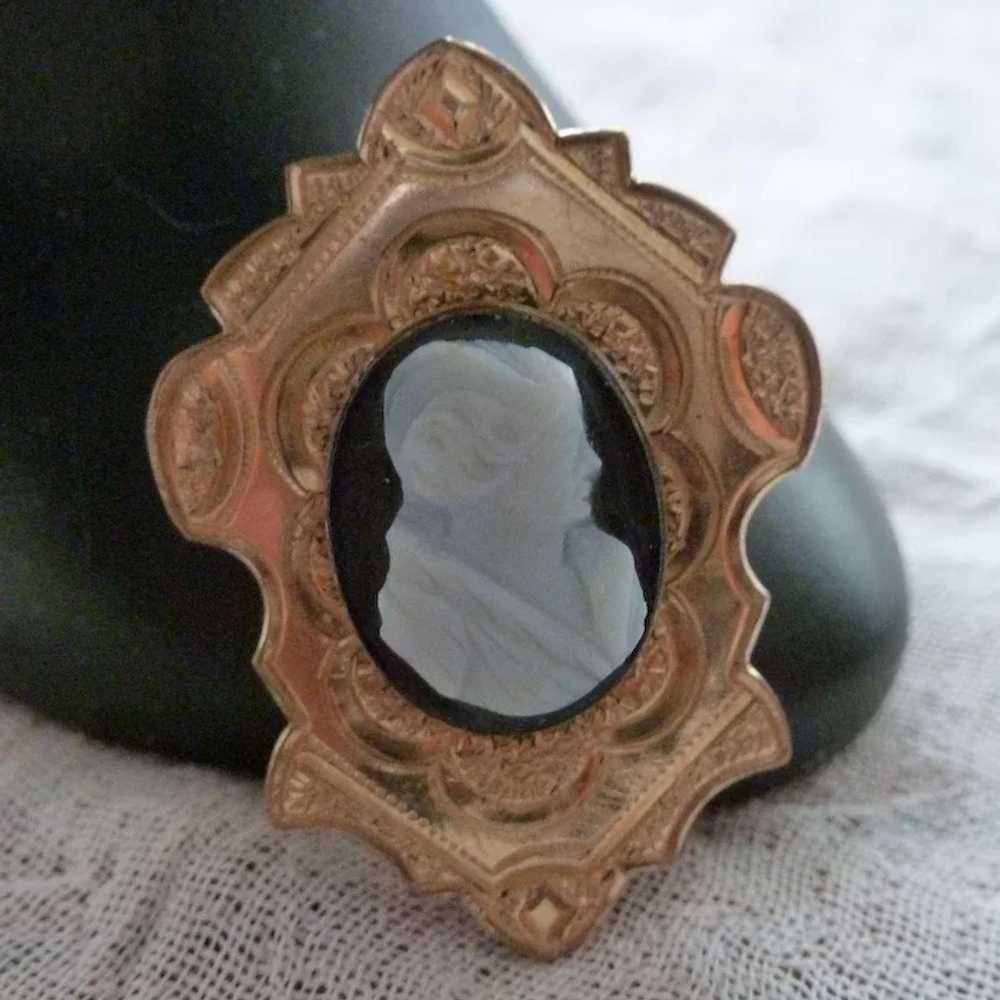 Victorian 1890's Gold Filled Hardstone Cameo Broo… - image 3