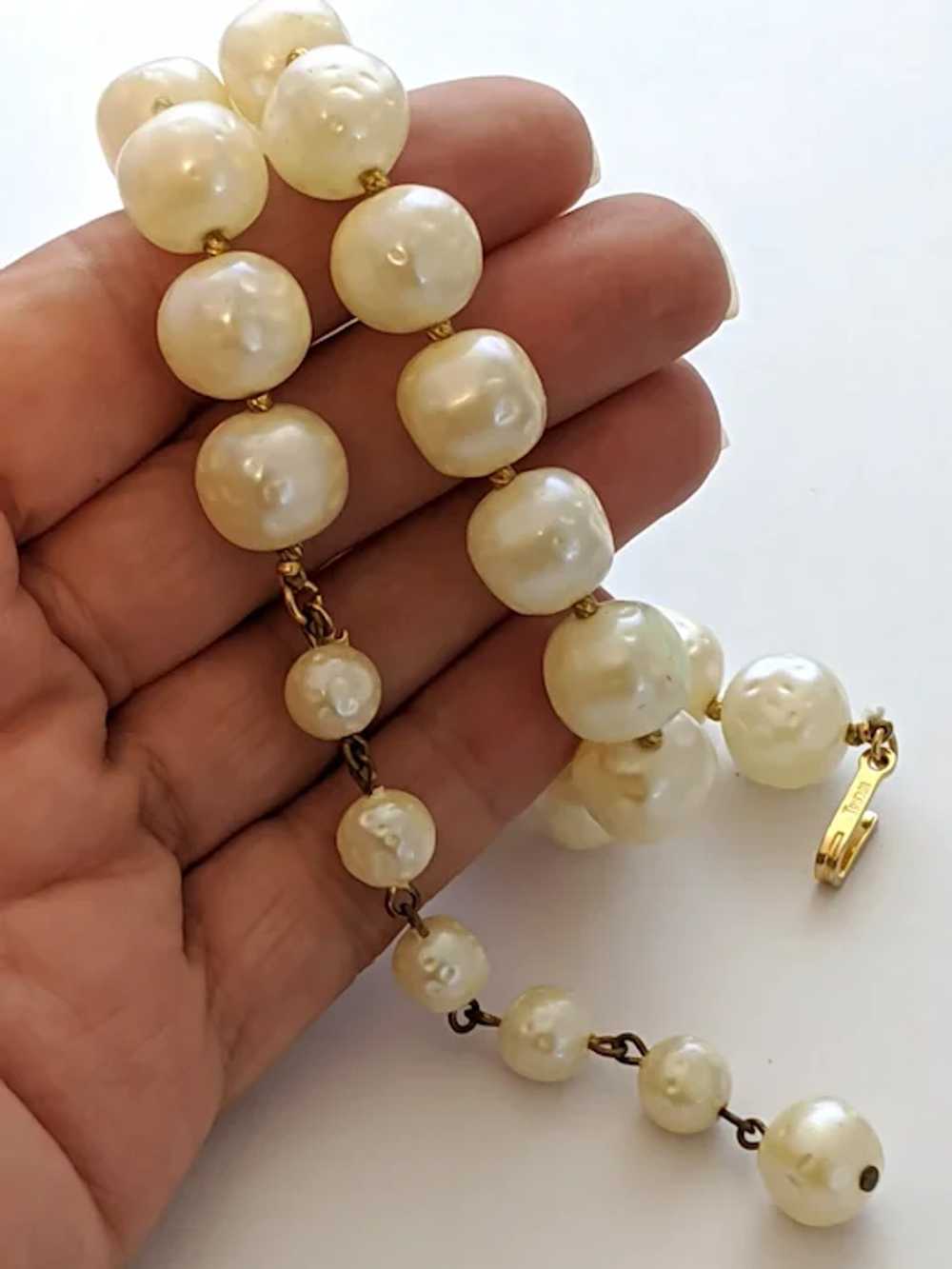 Crown Trifari Short Pearl Choker Necklace - image 3