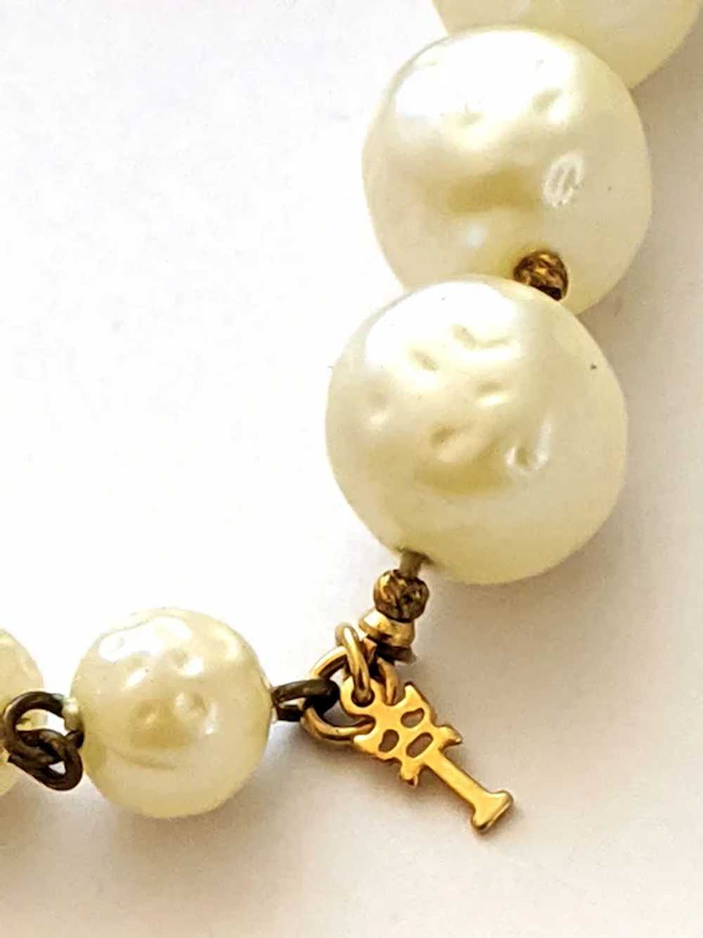 Crown Trifari Short Pearl Choker Necklace - image 7
