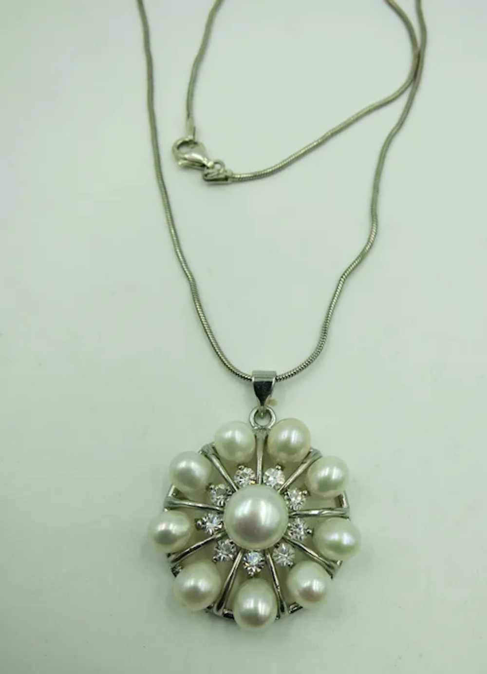 VINTAGE Freshwater Pearl Pendant on 18 Inch Snake… - image 2