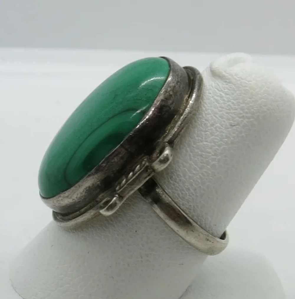VINTAGE Sterling Malachite Ring  Pretty Green Siz… - image 2