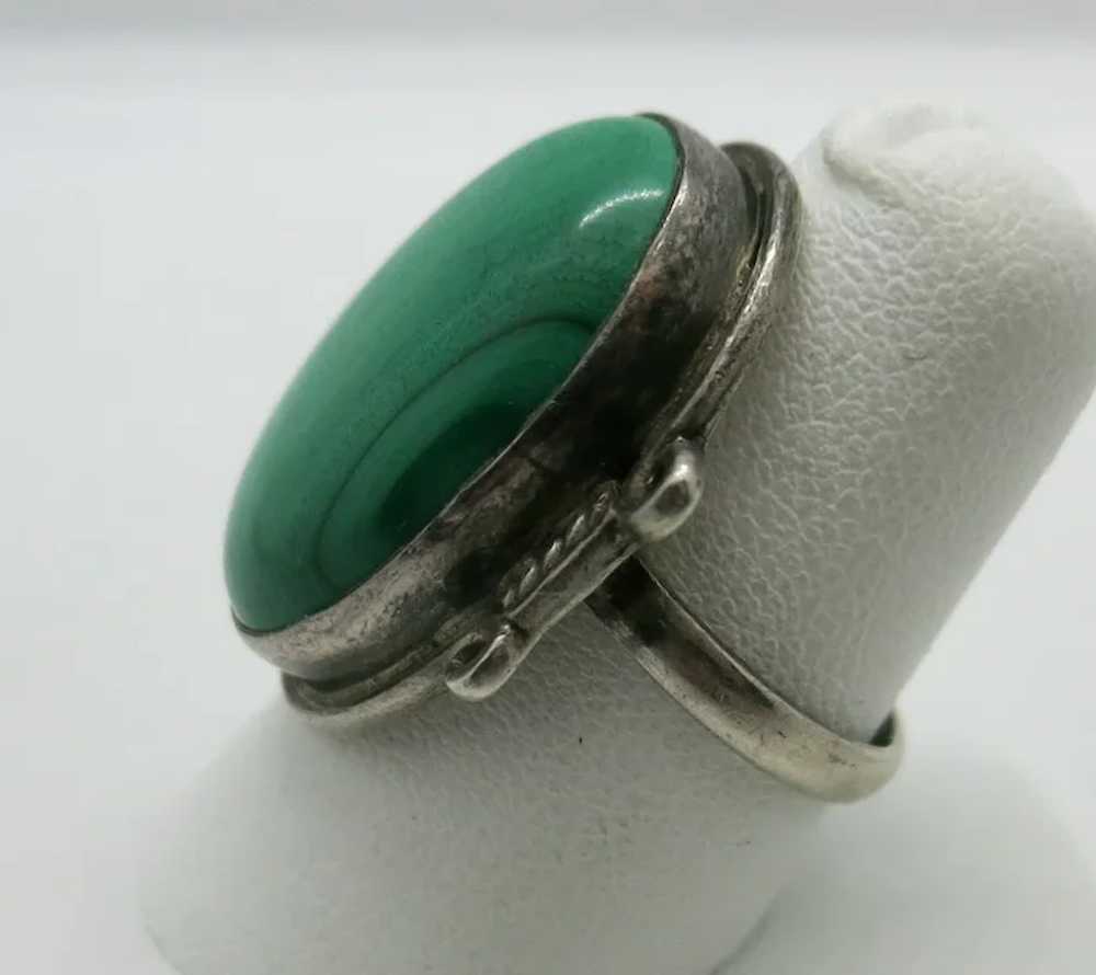 VINTAGE Sterling Malachite Ring  Pretty Green Siz… - image 4