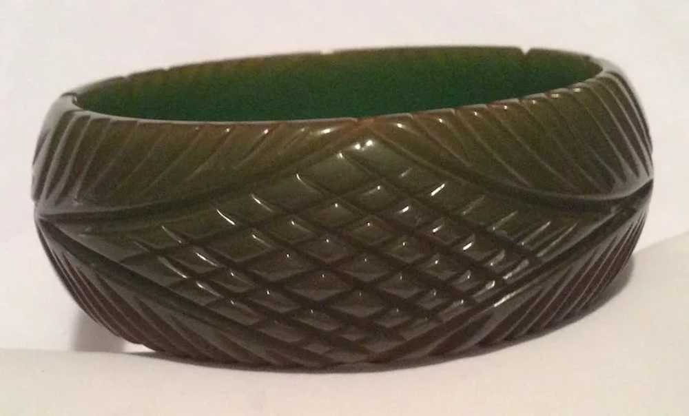 Carved Green Bakelite Bangle - image 3