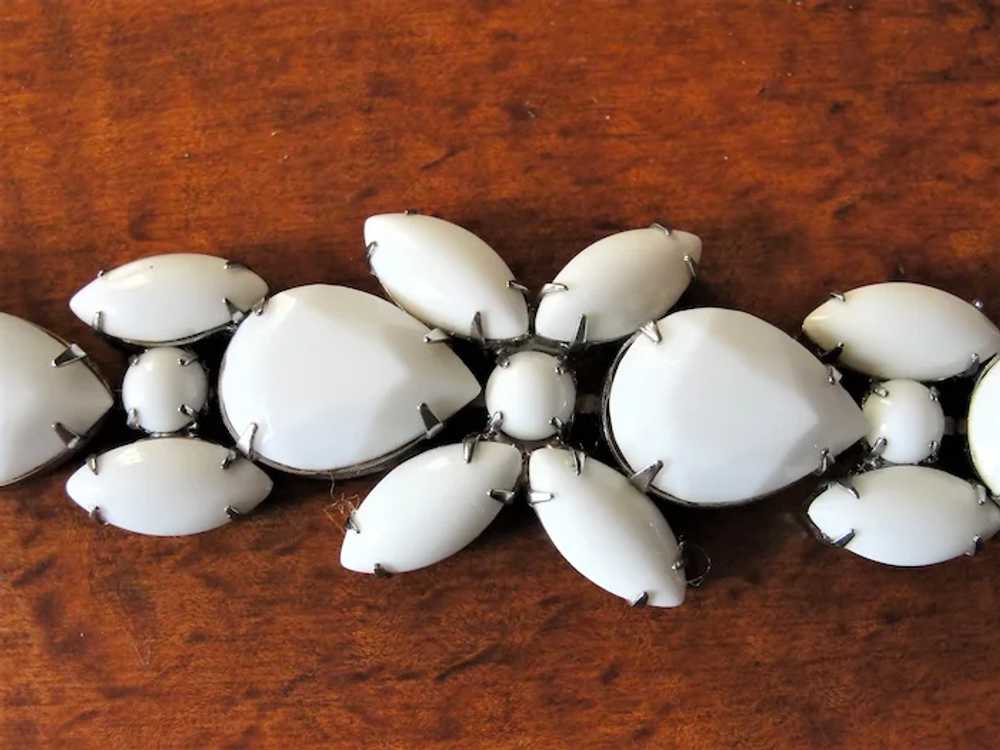 Vintage Weiss Bracelet with White Milk Glass Ston… - image 3