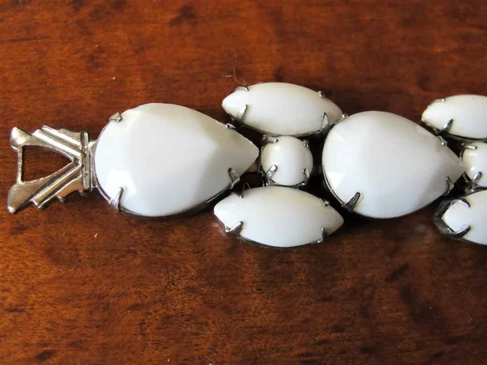 Vintage Weiss Bracelet with White Milk Glass Ston… - image 5