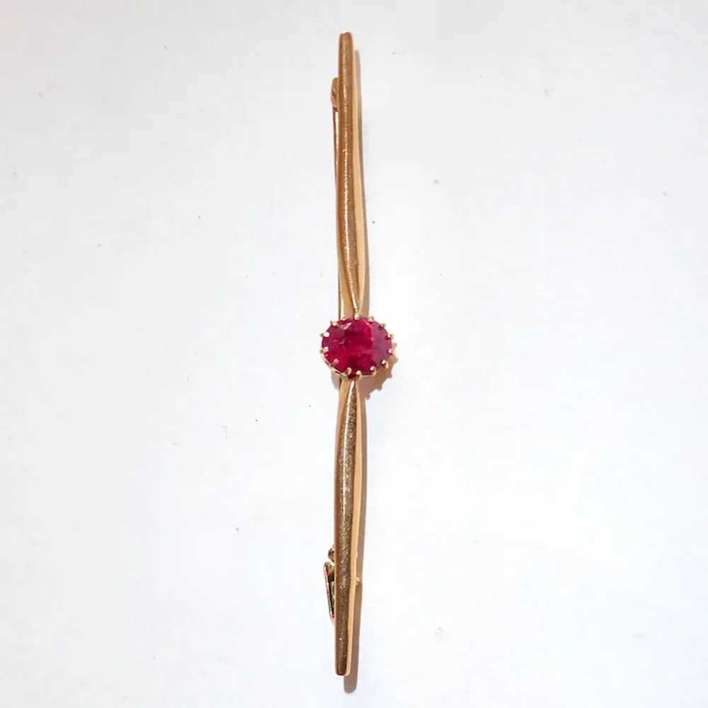 Art Deco 18k Bar Pin w Faceted Spinel - image 4