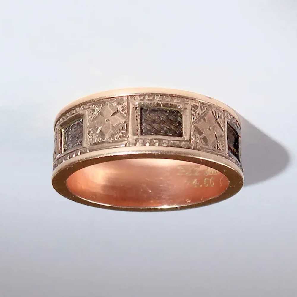 15k Rose Gold Memorial Ring Engraved Enamel 'SADI… - image 10