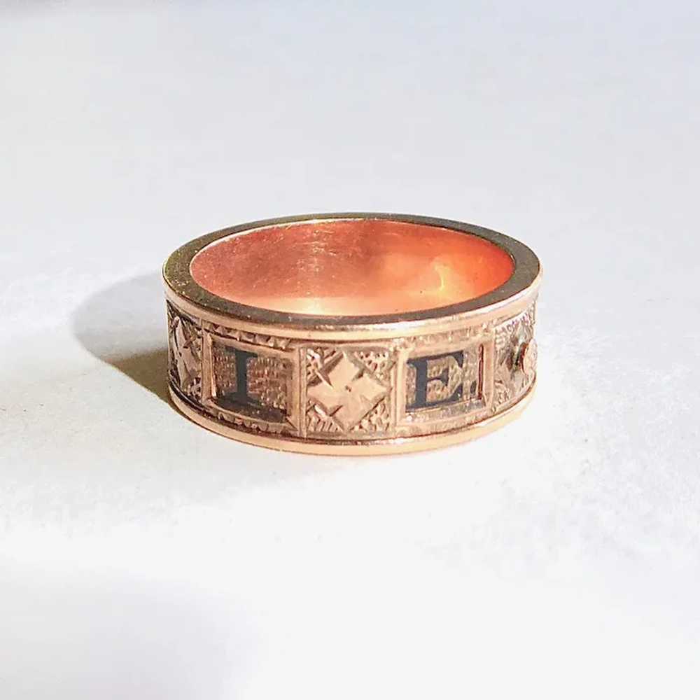 15k Rose Gold Memorial Ring Engraved Enamel 'SADI… - image 4