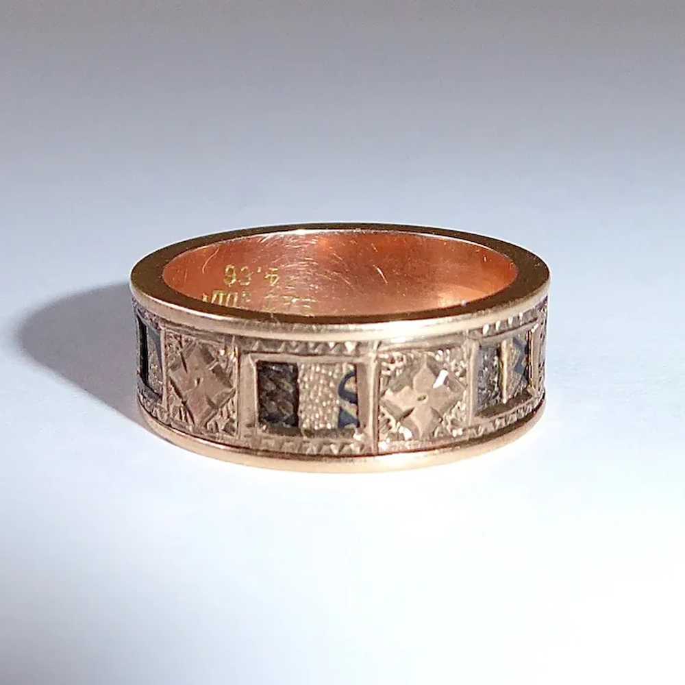 15k Rose Gold Memorial Ring Engraved Enamel 'SADI… - image 7