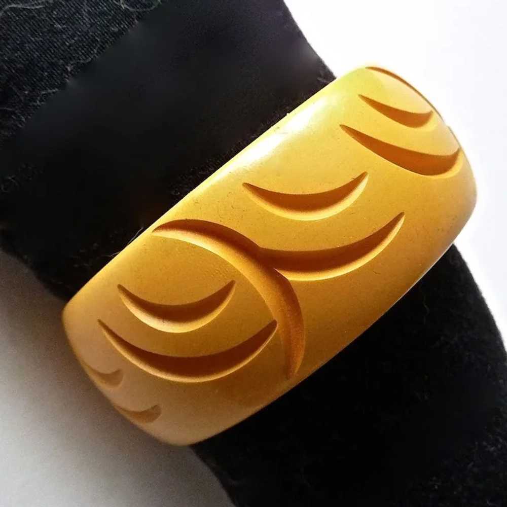 Bakelite Wide Carved Creamed Corn Bangle Bracelet - image 2