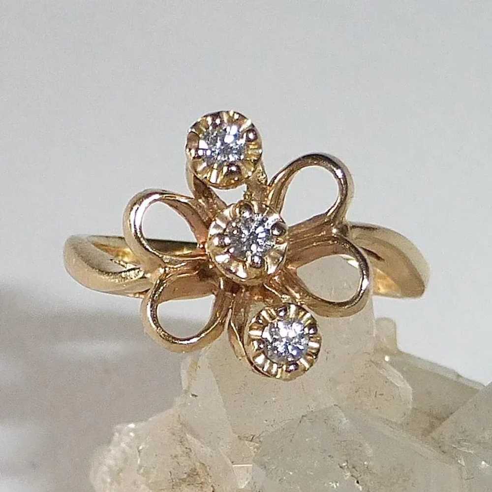 14k Yellow Gold Bow Ring 3 Diamonds - image 3