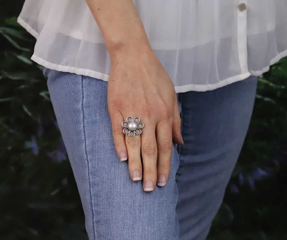 Sterling Silver Cultured Pearl Flower Ring size 6… - image 3