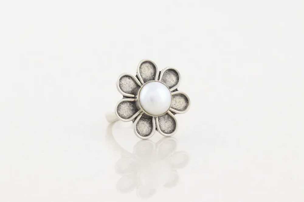 Sterling Silver Cultured Pearl Flower Ring size 6… - image 4