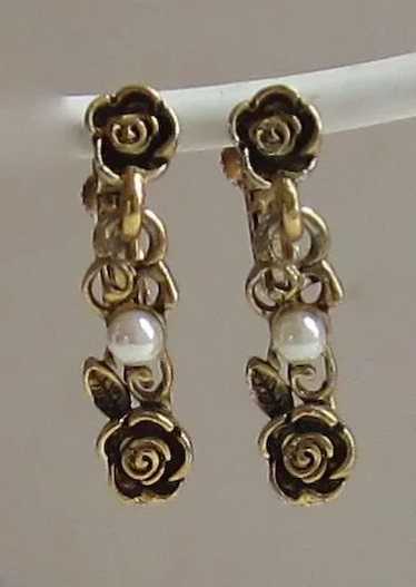 Adorable Vintage Floral and Faux Pear Goldtone Ear