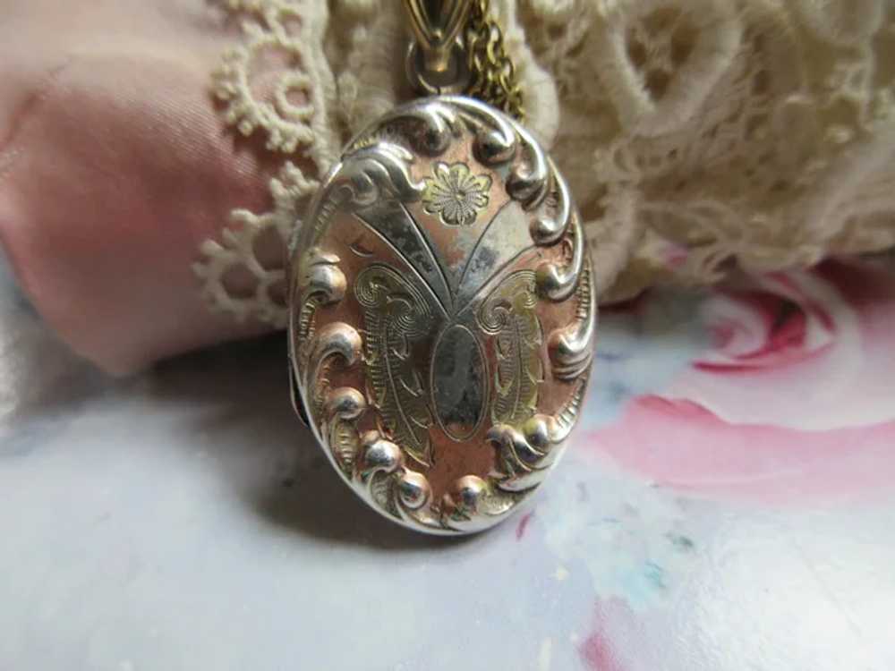 Older Vintage Picture Locket Necklace in Gold Fill - image 3