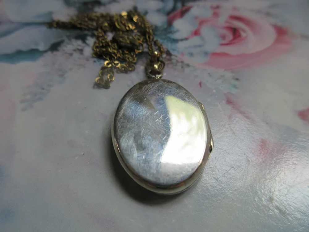 Older Vintage Picture Locket Necklace in Gold Fill - image 6