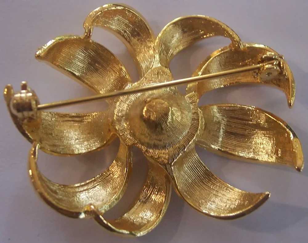 Anne Klein II Gold tone Flower brooch w/ Large Fa… - image 5