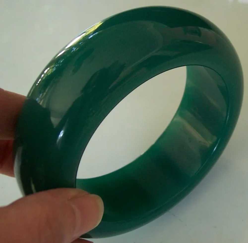 Chunky & Wide Green Lucite Plastic Bangle Bracelet - image 2