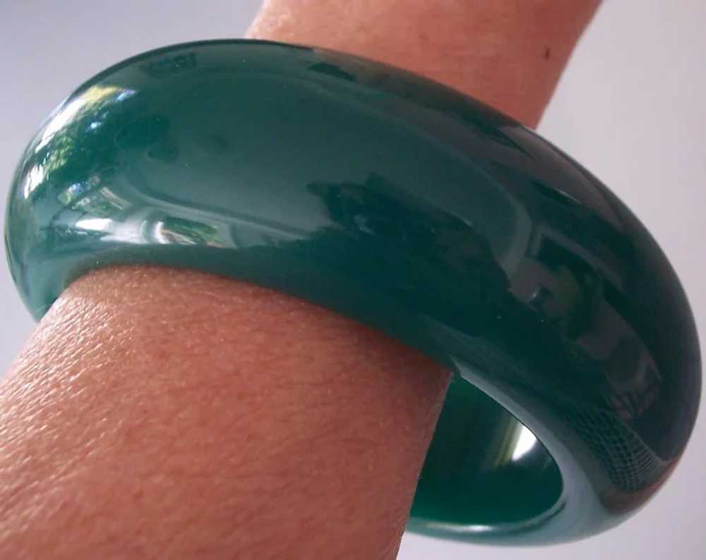 Chunky & Wide Green Lucite Plastic Bangle Bracelet - image 3