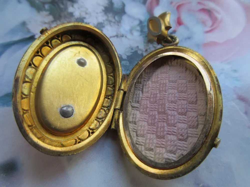 Antique Victorian Etruscan Revival Picture Locket… - image 4