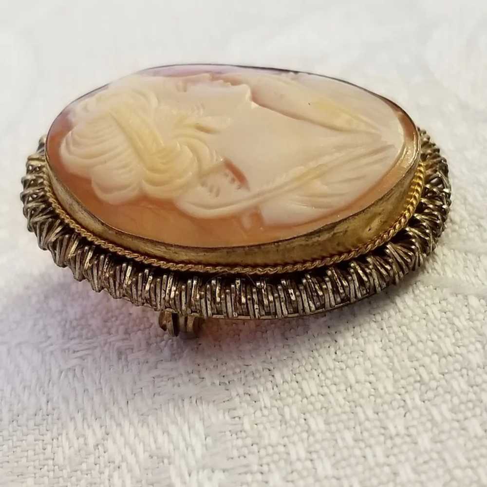 Vintage Right-Facing Cameo Brooch or Pendant - image 2
