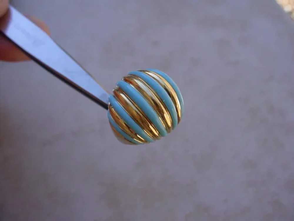 Beautiful 18K Gold Dome Ring w/ Vitreous Sky Blue… - image 5