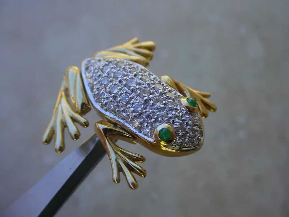 Brooch 18K Gold, Diamond Pave Set Frog, Emerald E… - image 2