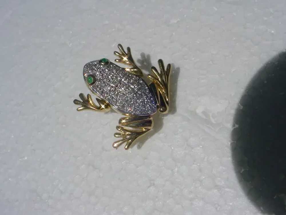 Brooch 18K Gold, Diamond Pave Set Frog, Emerald E… - image 3