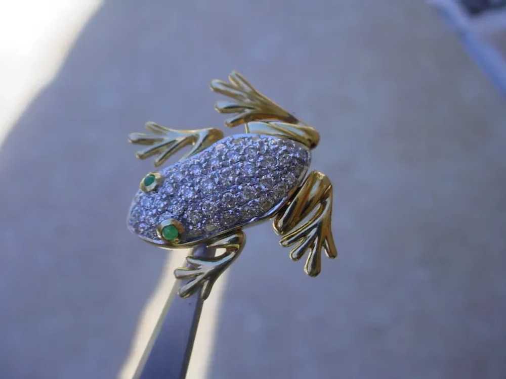 Brooch 18K Gold, Diamond Pave Set Frog, Emerald E… - image 4