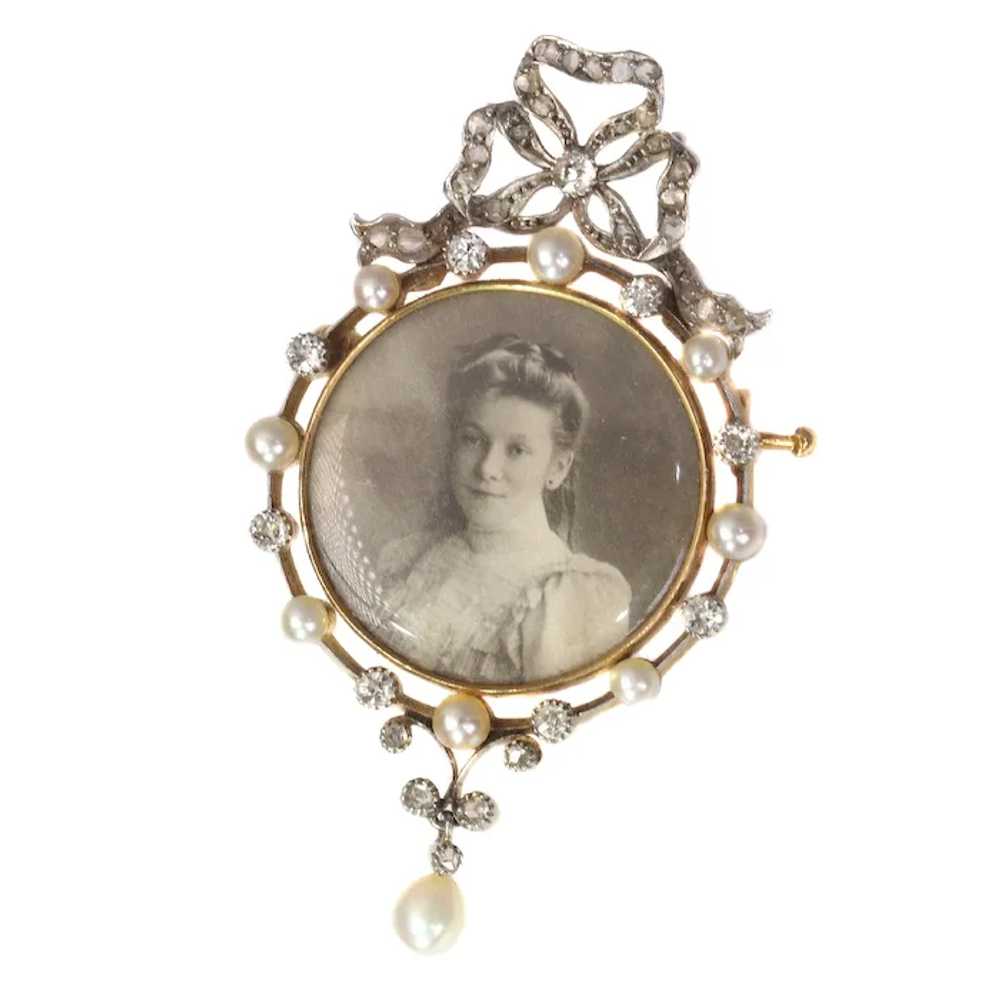 Belle Époque Gold and Platinum Old Picture Brooch… - image 2