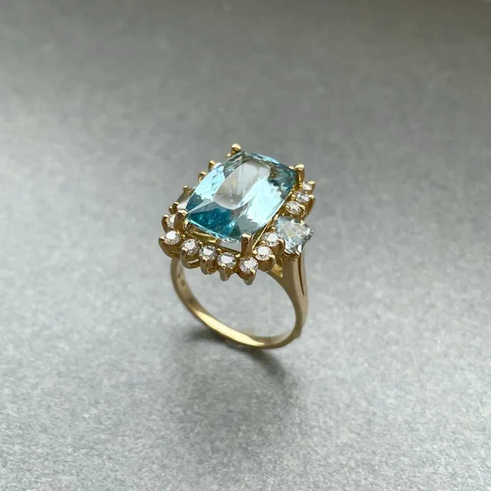 Dazzling Sky- Blue Aquamarine and Diamond Ring in… - image 2