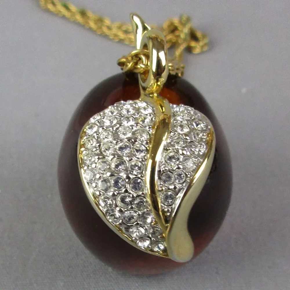 Vintage Amber Lucite APPLE Pendant Necklace w/ Rh… - image 5