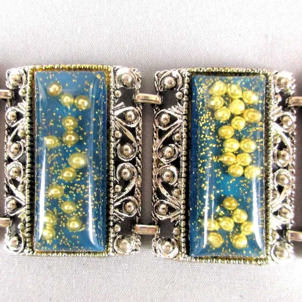 1950s Wide Lucite Link Bracelet w/ Pearls n Confe… - image 2