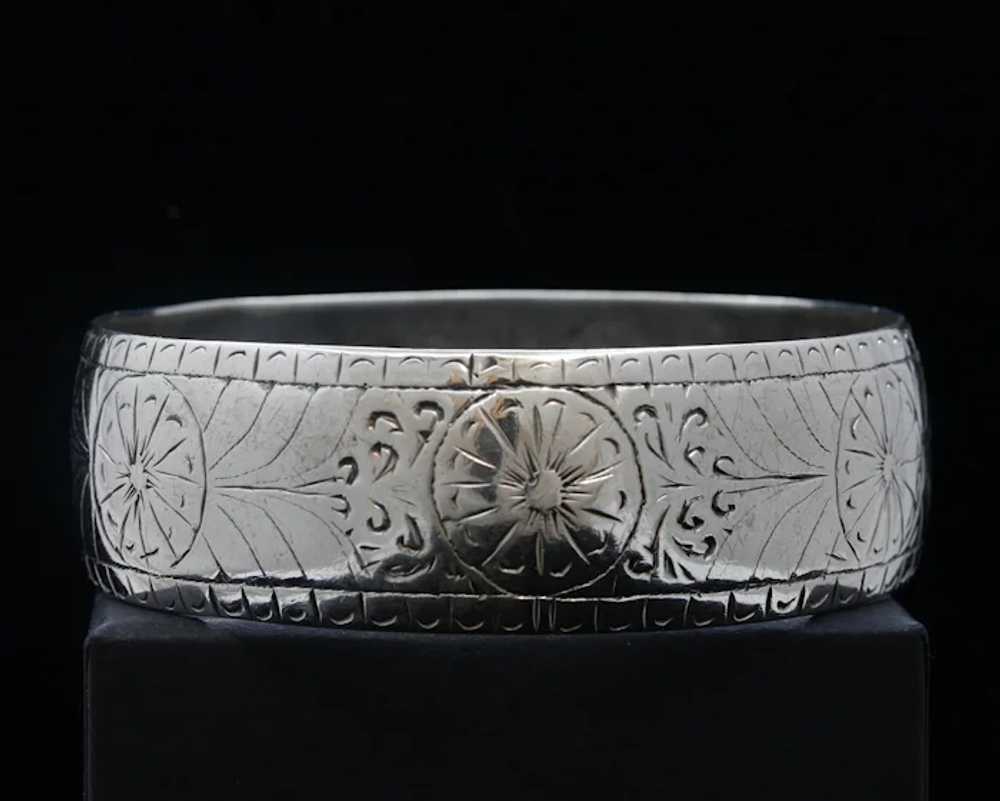 Vintage Handmade Repousse Silver Bangle Bracelet - image 2