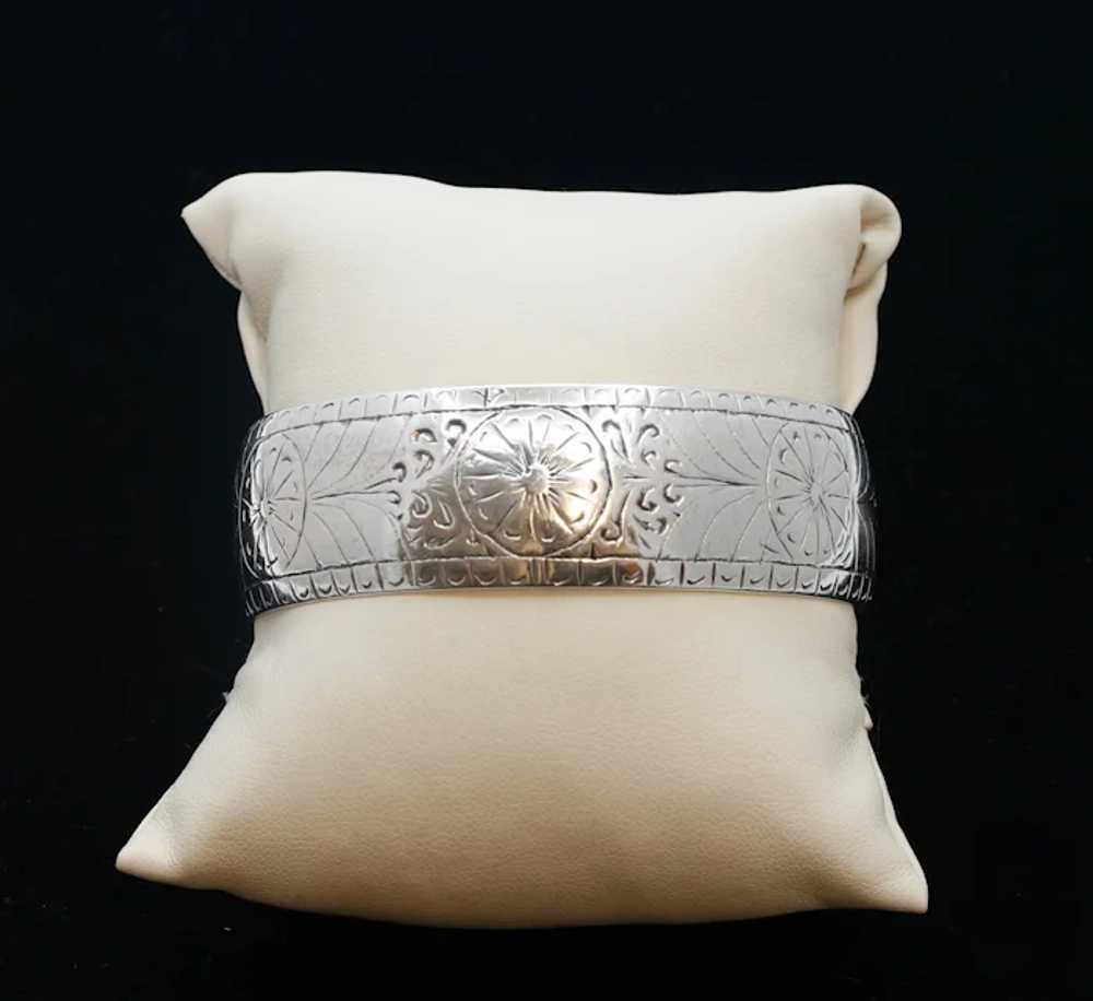 Vintage Handmade Repousse Silver Bangle Bracelet - image 3