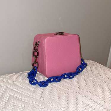 The Volon THE VOLON Cube Chain Bag in Pink