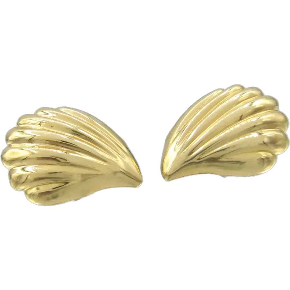 Vintage 14K Shell Yellow Gold Pierced Earrings - image 1