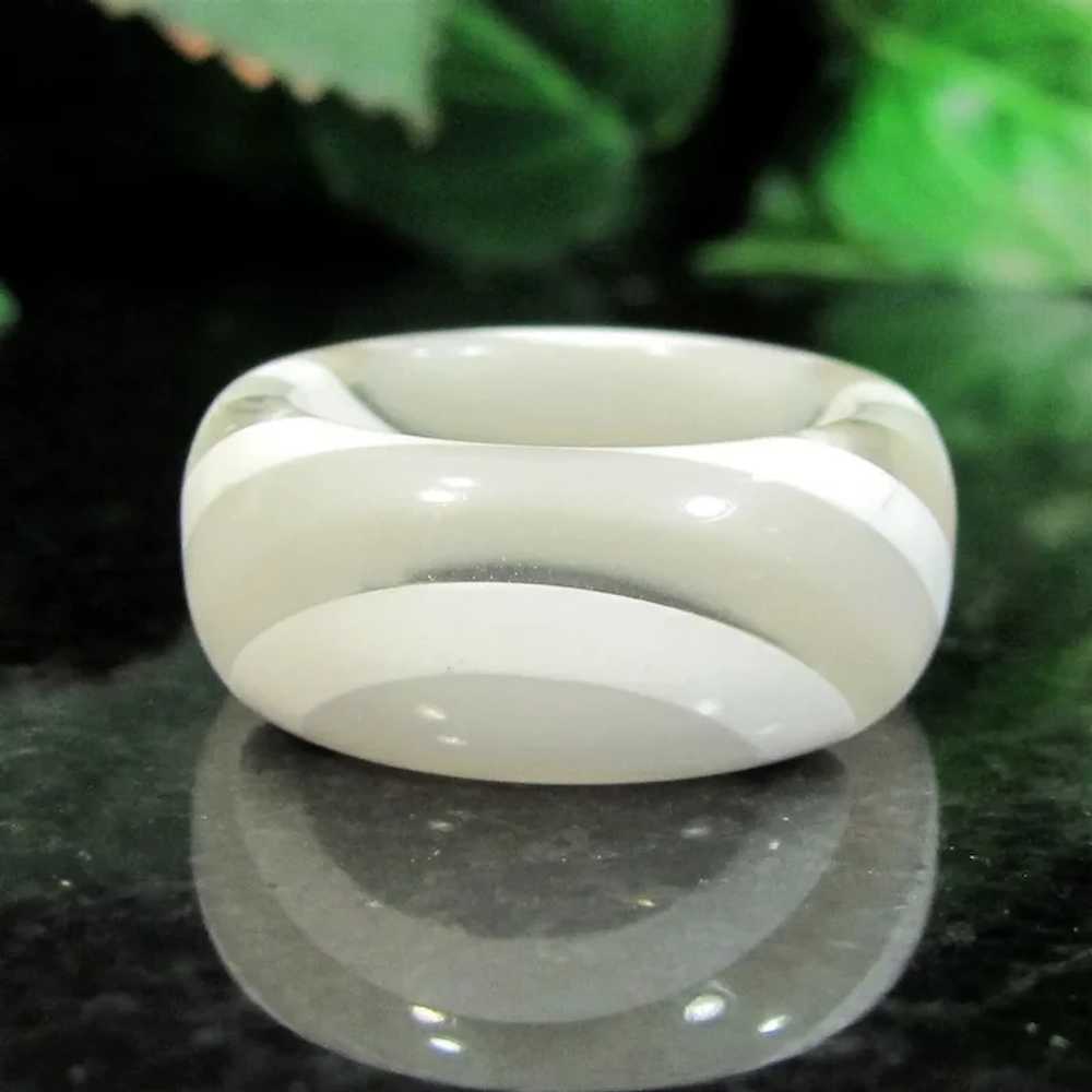 Vintage Laminated Lucite SWIRL Ring Striped Clamb… - image 2