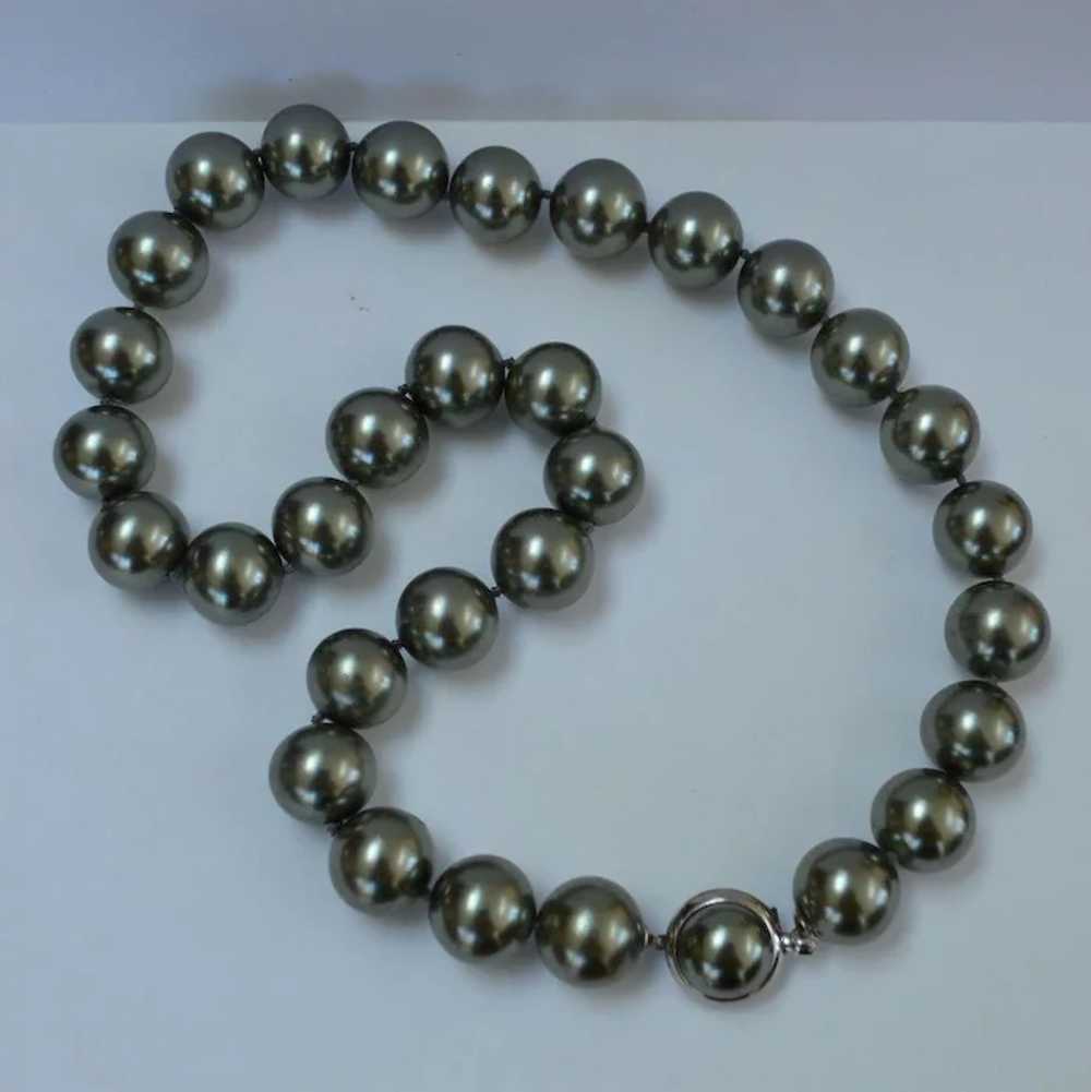 Large Faux Pearl Necklace Choker - image 2